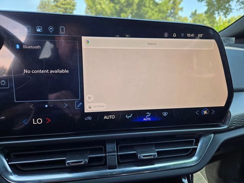 Used 2025 Chevrolet Equinox EV LT FWD image 10