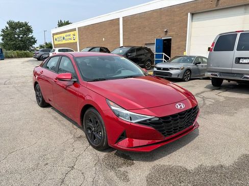 Used 2023 Hyundai Elantra SEL w/ Cargo Package FWD image 11