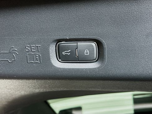 Used 2025 Ford Expedition Active AWD/4WD image 32