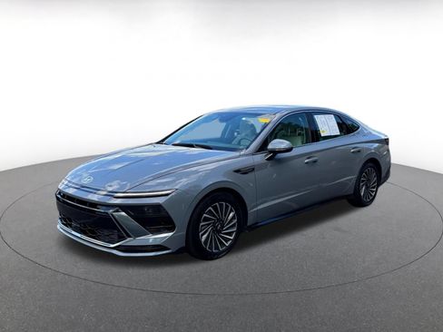 Used 2025 Hyundai Sonata SEL FWD image 10