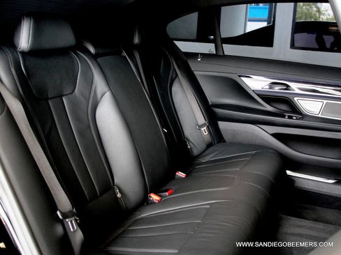 Used 2022 BMW 740i w/ M Sport Package image 54