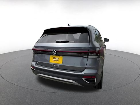 Used 2025 Volkswagen Taos SE FWD image 15