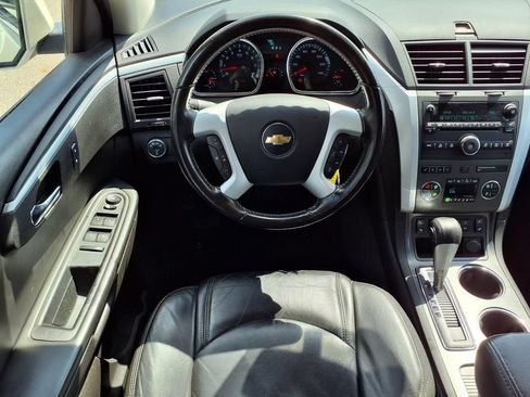 Used 2012 Chevrolet Traverse LT FWD image 10