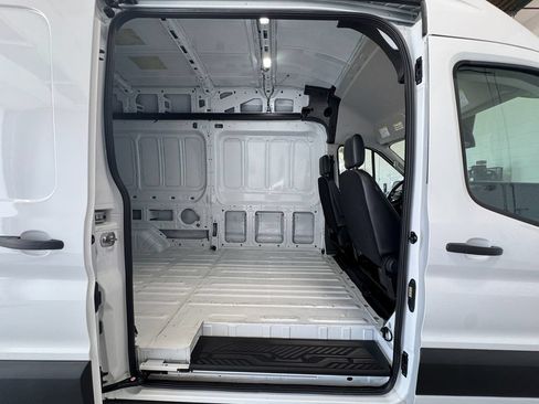 Used 2025 Ford Transit 250 148 High Roof AWD image 21