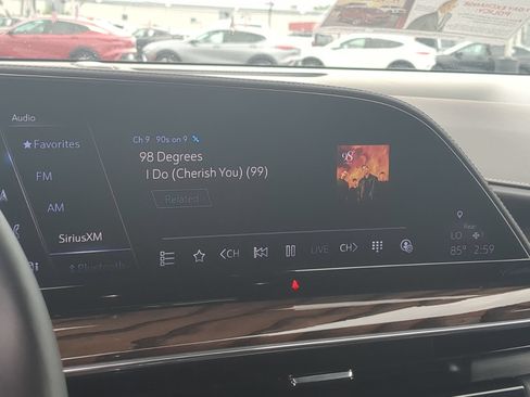 Certified 2023 Cadillac Escalade Premium Luxury Platinum AWD/4WD image 12
