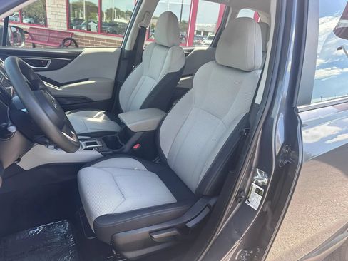 Used 2023 Subaru Forester AWD/4WD image 10