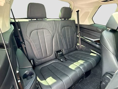 Used 2020 BMW X7 xDrive40i w/ Premium Package AWD/4WD image 22