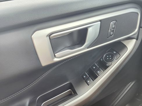 Used 2023 Ford Explorer XLT w/ Equipment Group 202A image 18