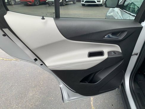 Used 2021 Chevrolet Equinox Premier image 12