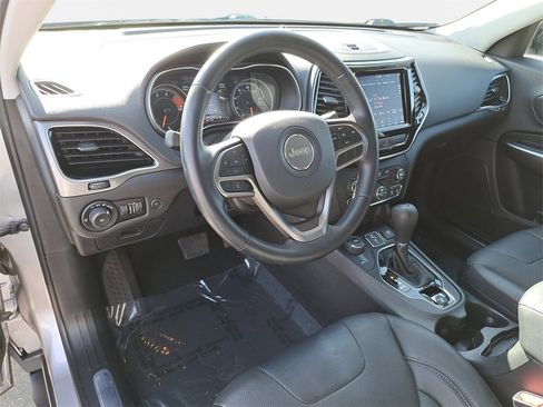 Used 2020 Jeep Cherokee Limited image 17