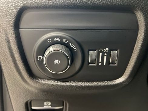 Used 2023 Jeep Grand Cherokee L Limited w/ Black Appearance Package image 30