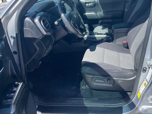 Used 2021 Toyota Tacoma TRD Off-Road w/ Technology Package AWD/4WD image 21