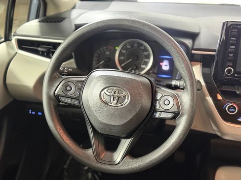 Used 2022 Toyota Corolla LE FWD image 12