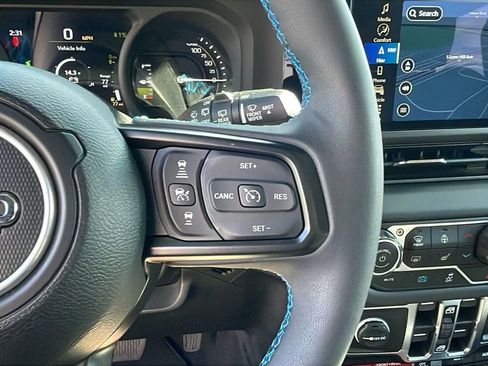 Used 2024 Jeep Wrangler Unlimited Rubicon 4xe image 27