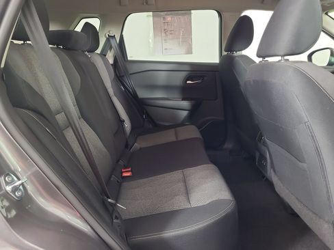 Used 2025 Nissan Rogue SV FWD image 21