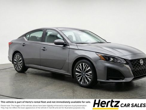 Used 2025 Nissan Altima 2.5 SV image 1