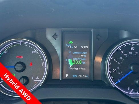 Used 2021 Toyota Venza LE w/ Carpet Mat Package (TMS) image 22