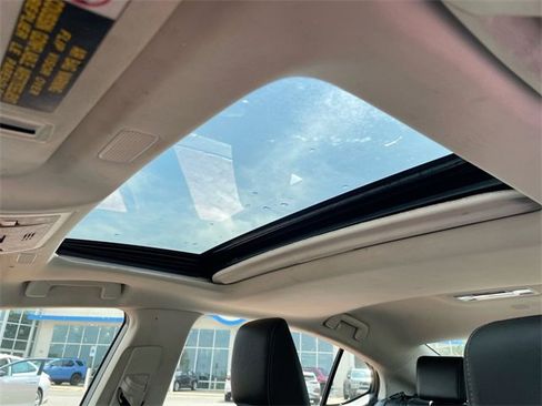 Used 2019 Lexus ES 300h w/ Premium Package image 23