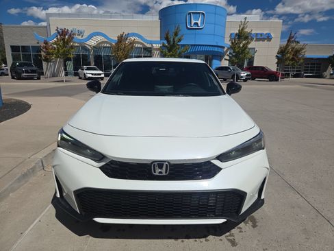 Used 2025 Honda Civic Sport Touring image 2