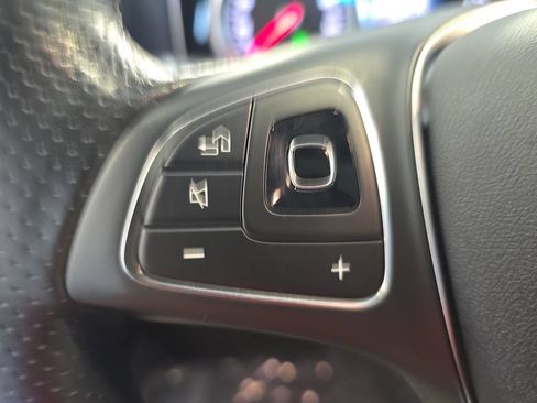 Used 2018 Mercedes-Benz E 300 image 20
