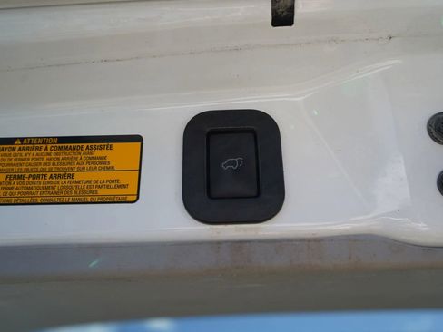 Used 2014 Toyota Sienna SE FWD image 28