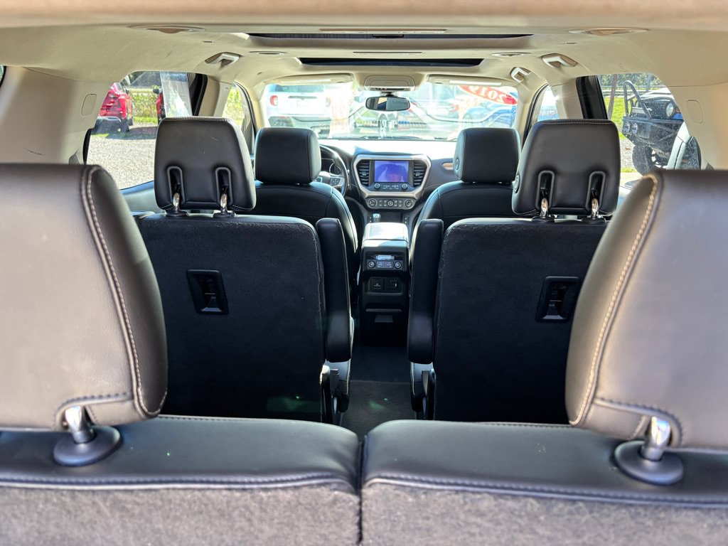 Used 2019 GMC Acadia Denali w/ Technology Package AWD/4WD image 9