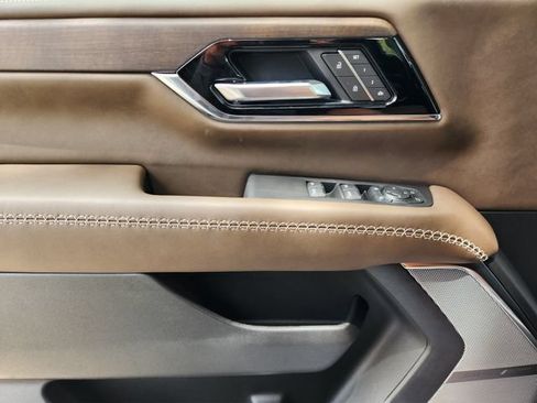Used 2026 GMC Yukon Denali Ultimate w/ LPO, Floor Liner Package AWD/4WD image 18