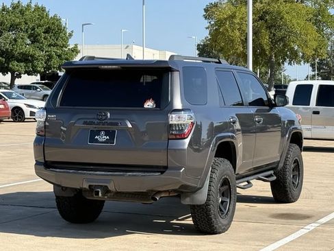Used 2016 Toyota 4Runner SR5 AWD/4WD image 4