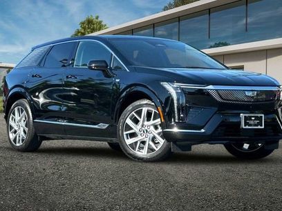 New 2025 Cadillac Optiq Luxury 1