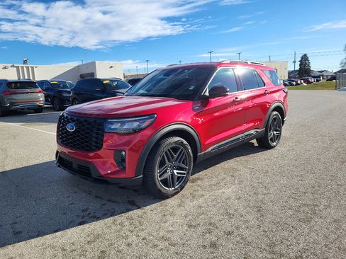 Used 2025 Ford Explorer ST-Line w/ ST-Line Street Pack image 1