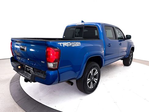 Used 2016 Toyota Tacoma TRD Sport AWD/4WD image 18