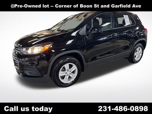 Used 2020 Chevrolet Trax LS w/ Tint and Cruise Package AWD/4WD image 1