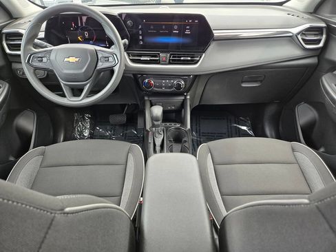 Used 2025 Chevrolet TrailBlazer LT AWD/4WD image 14