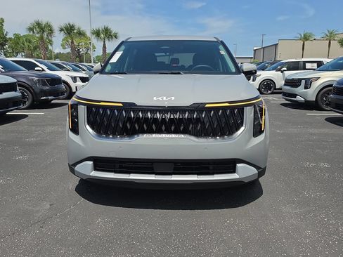 New 2027 Kia Carnival LXS FWD image 3