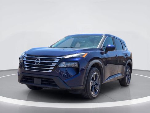 Used 2025 Nissan Rogue SV FWD image 2