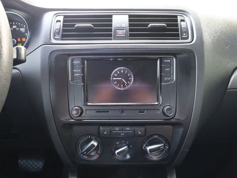 Used 2015 Volkswagen Jetta SE image 34