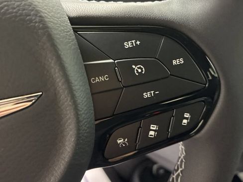 New 2026 Chrysler Pacifica Select FWD image 16