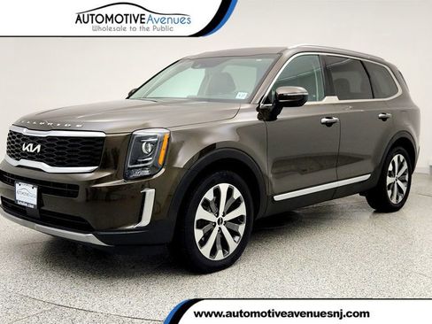 Used 2022 Kia Telluride S AWD/4WD image 1