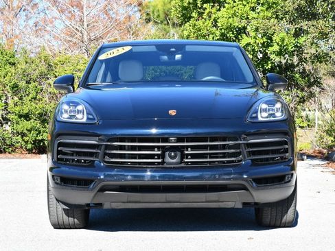 Used 2023 Porsche Cayenne Platinum Edition image 9