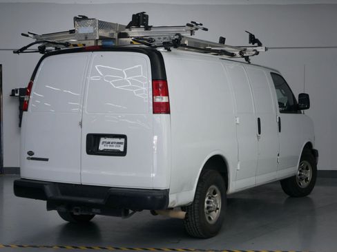 Used 2021 Chevrolet Express 3500 w/ Driver Convenience Package image 7