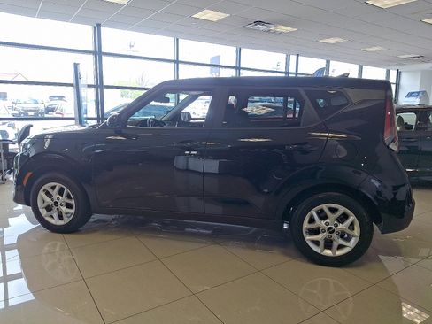 Certified 2023 Kia Soul LX w/ LX Technology Package FWD image 7