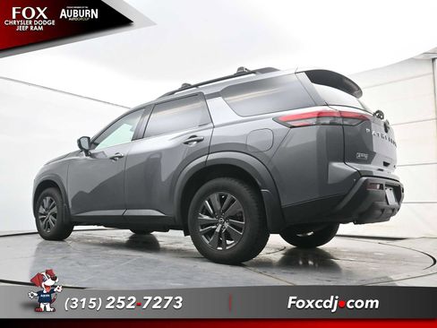 Used 2022 Nissan Pathfinder SV image 20