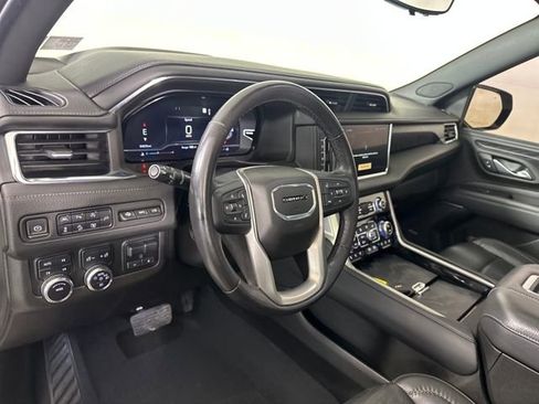 Used 2022 GMC Yukon XL Denali w/ Advanced Technology Package image 13