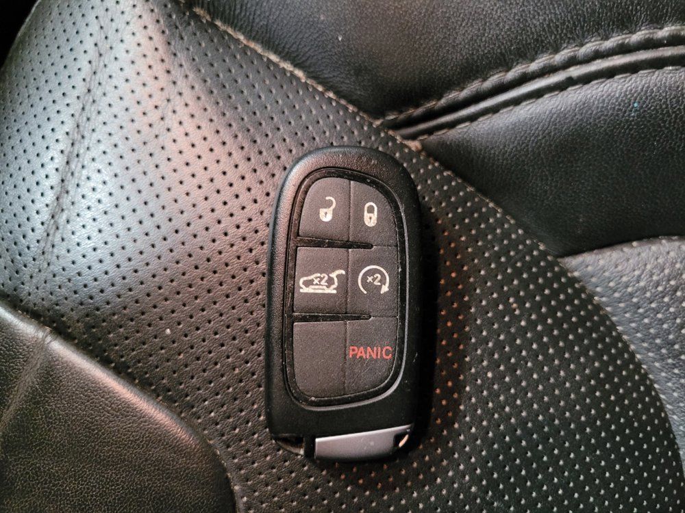 Used 2021 Jeep Cherokee Limited AWD/4WD image 32