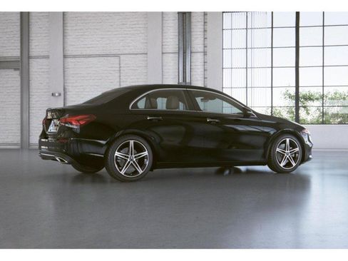 Certified 2022 Mercedes-Benz A 220 4MATIC image 31