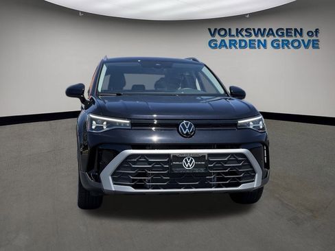 New 2025 Volkswagen Taos SE image 2