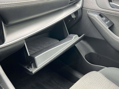 Used 2022 Nissan Rogue SV image 34