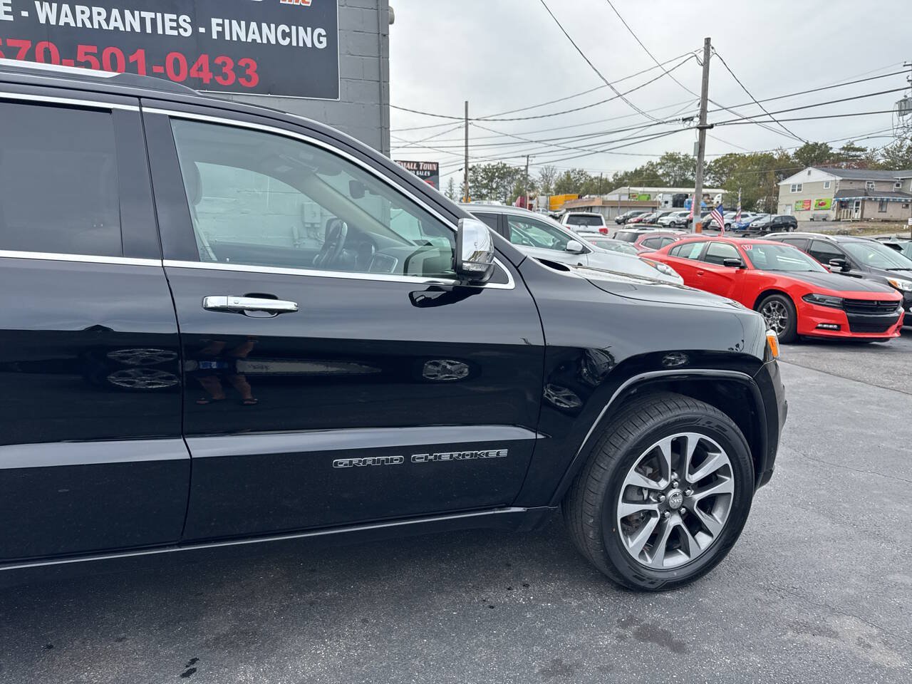 Used 2018 Jeep Grand Cherokee Overland AWD/4WD image 10