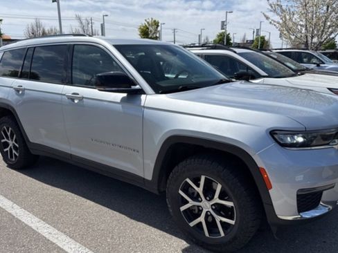 Used 2023 Jeep Grand Cherokee L Limited image 22