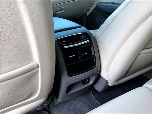 Used 2018 Cadillac XT5 Premium Luxury w/ Driver Assist Package FWD image 33